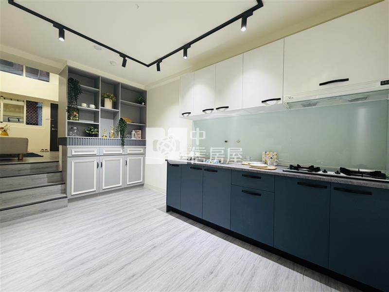 忠孝整新1+2車位美廈房屋室內格局與周邊環境