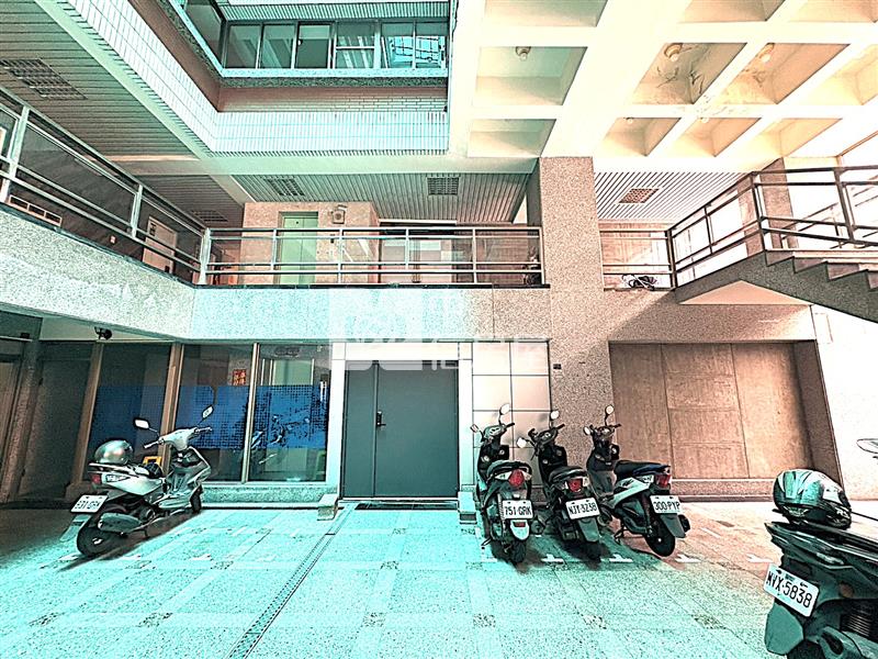 西屯路電梯收租三套房房屋室內格局與周邊環境