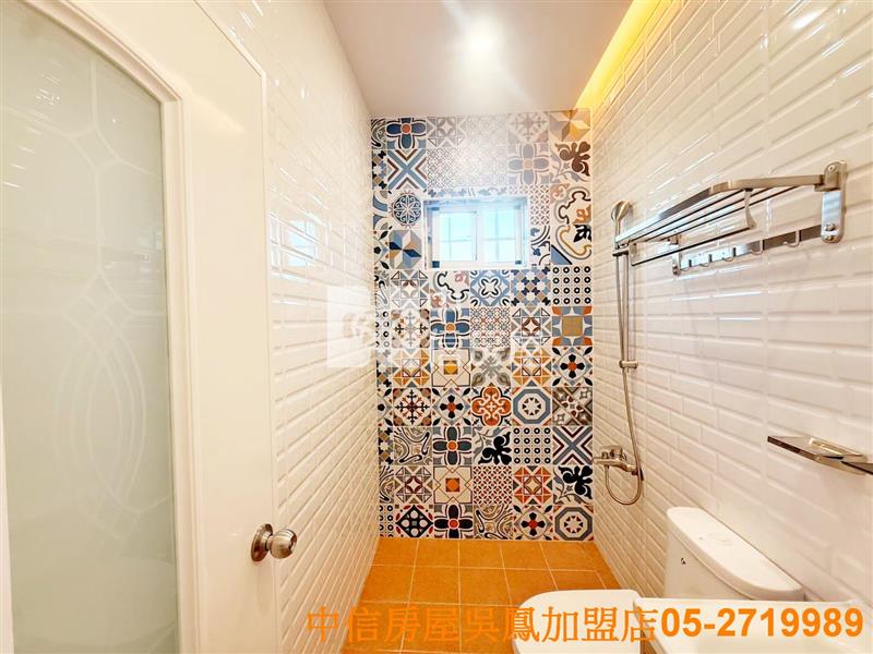 民生社區車庫美別墅房屋室內格局與周邊環境