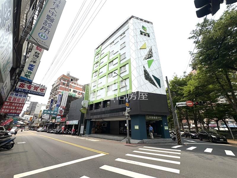 西屯路蓋特大樓收租三套房房屋室內格局與周邊環境