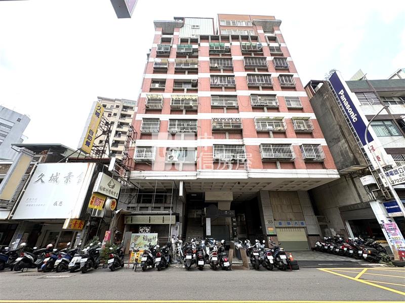 西屯路蓋特大樓收租三套房房屋室內格局與周邊環境