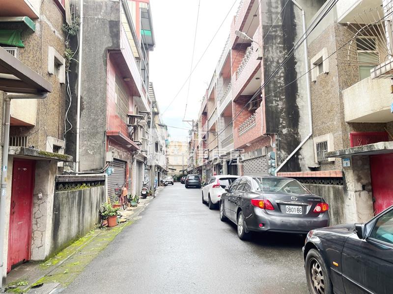 【新世紀】山仔頂麥當勞大面寬透天房屋室內格局與周邊環境