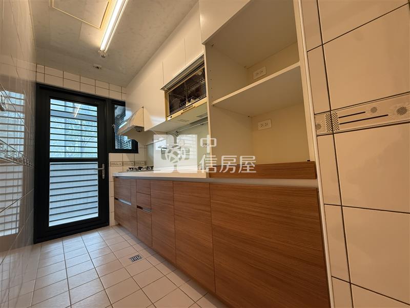 大鵬新城美3房房屋室內格局與周邊環境