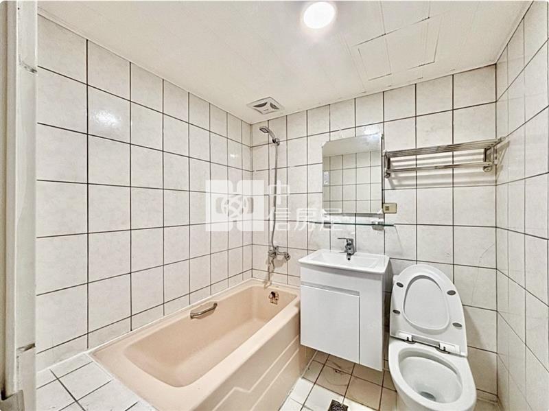 川普皇家三房美廈房屋室內格局與周邊環境