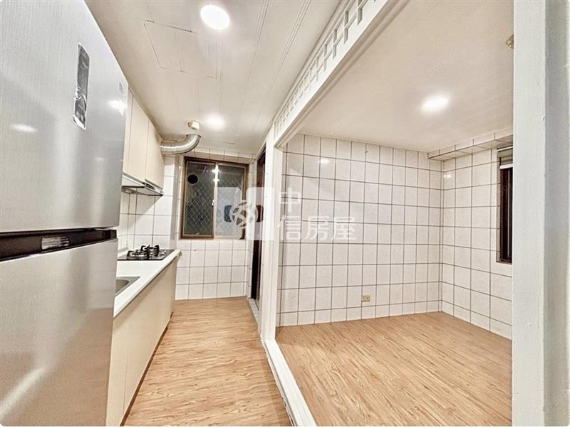 川普皇家三房美廈房屋室內格局與周邊環境