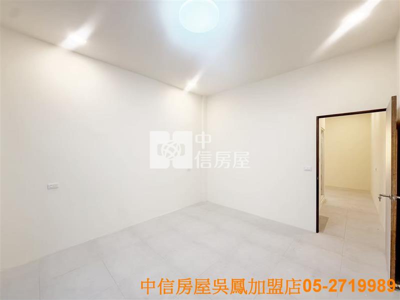 民雄TOYOTA漂亮車庫美別墅房屋室內格局與周邊環境