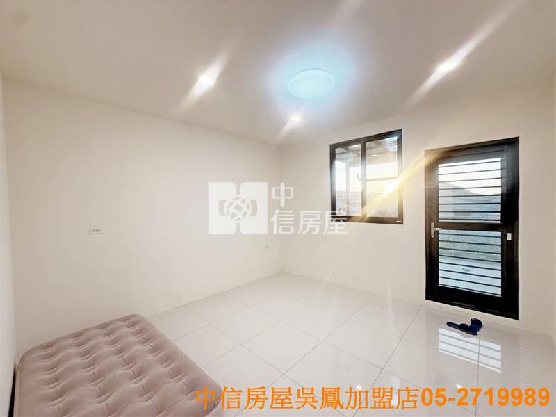 民雄TOYOTA漂亮車庫美別墅房屋室內格局與周邊環境