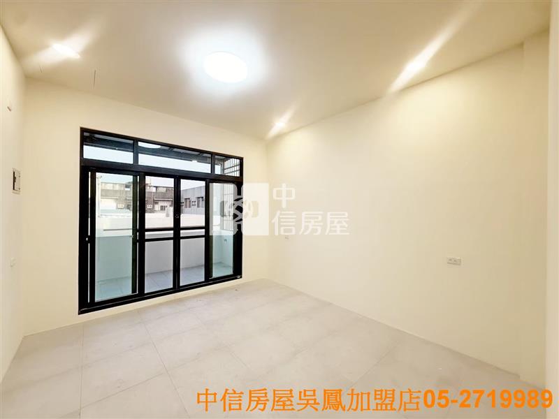 民雄TOYOTA漂亮車庫美別墅房屋室內格局與周邊環境