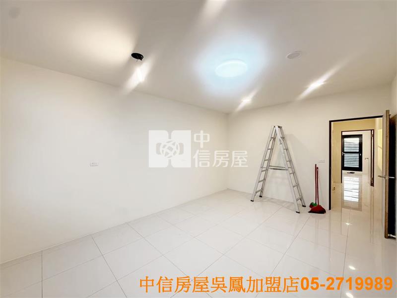 民雄TOYOTA漂亮車庫美別墅房屋室內格局與周邊環境