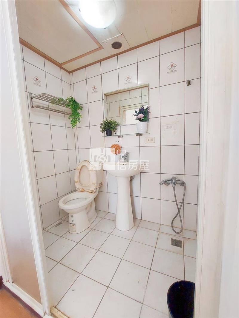 中壢夜市旁美寓4+5樓8套房房屋室內格局與周邊環境