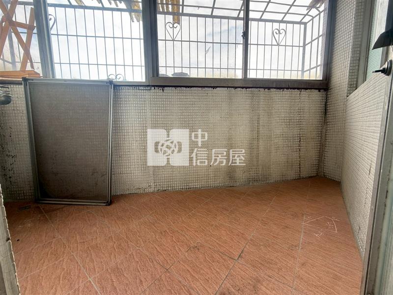 第五市場忠孝國小旁零公設改套聖品三房電梯華廈房屋室內格局與周邊環境