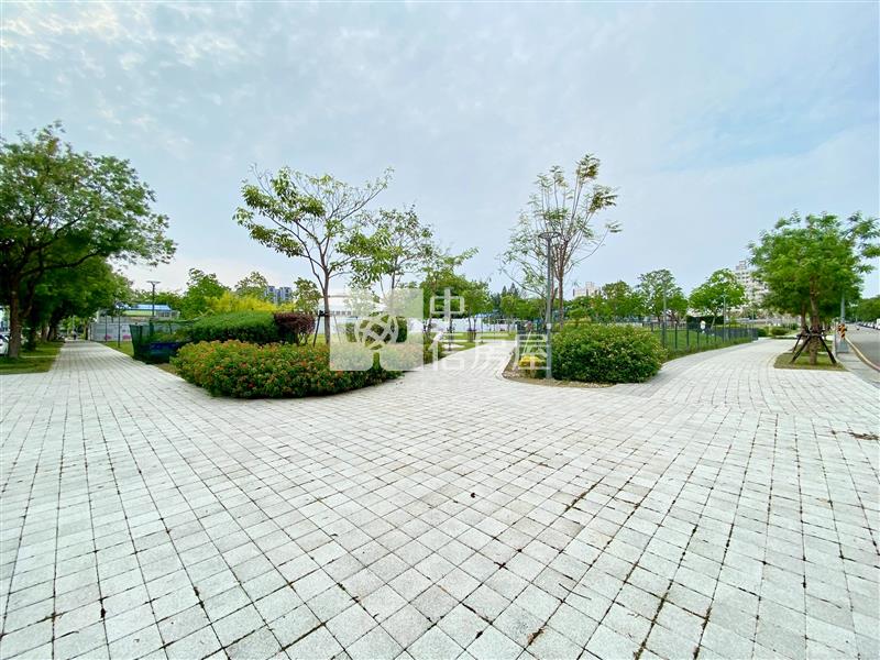 豬事圓滿公園旁正1房1廳尬車位美套房房屋室內格局與周邊環境