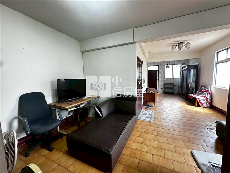 ▲暖暖警察局旁三樓房屋室內格局與周邊環境