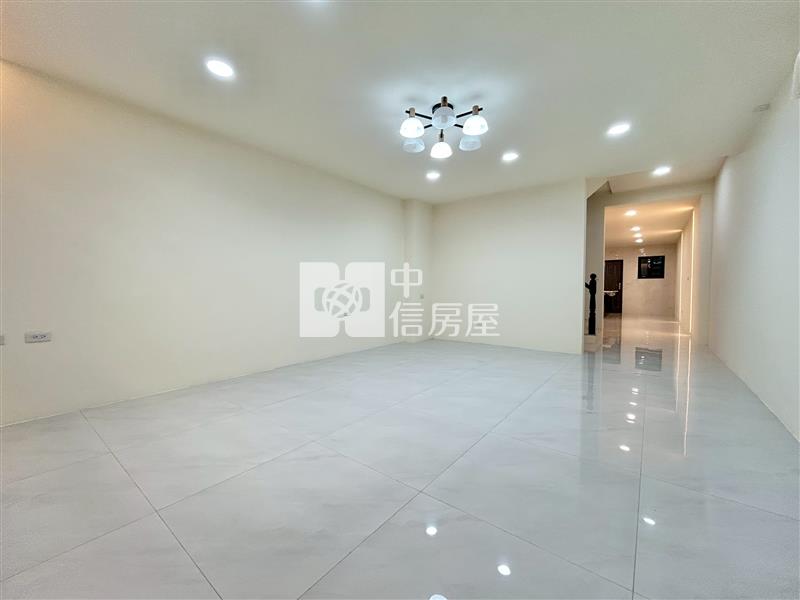 四套房車庫美墅房屋室內格局與周邊環境