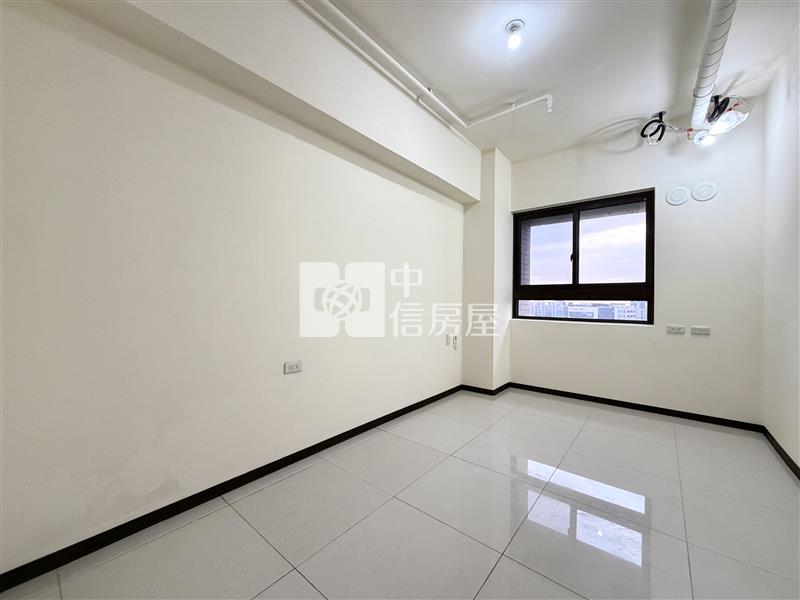 【神馬】(專任)A18青埔高鐵喜徠登3改2房車房屋室內格局與周邊環境