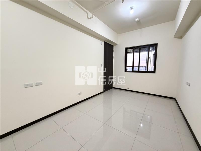 【神馬】(專任)A18青埔高鐵喜徠登3改2房車房屋室內格局與周邊環境