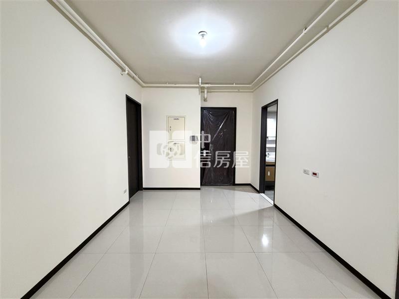 【神馬】(專任)A18青埔高鐵喜徠登3改2房車房屋室內格局與周邊環境