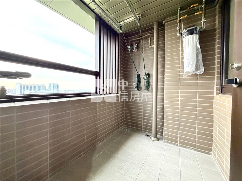 【神馬】(專任)A18青埔高鐵喜徠登3改2房車房屋室內格局與周邊環境