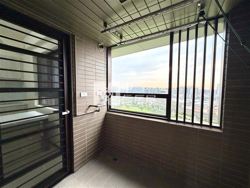 【神馬】(專任)A18青埔高鐵喜徠登3改2房車房屋室內格局與周邊環境