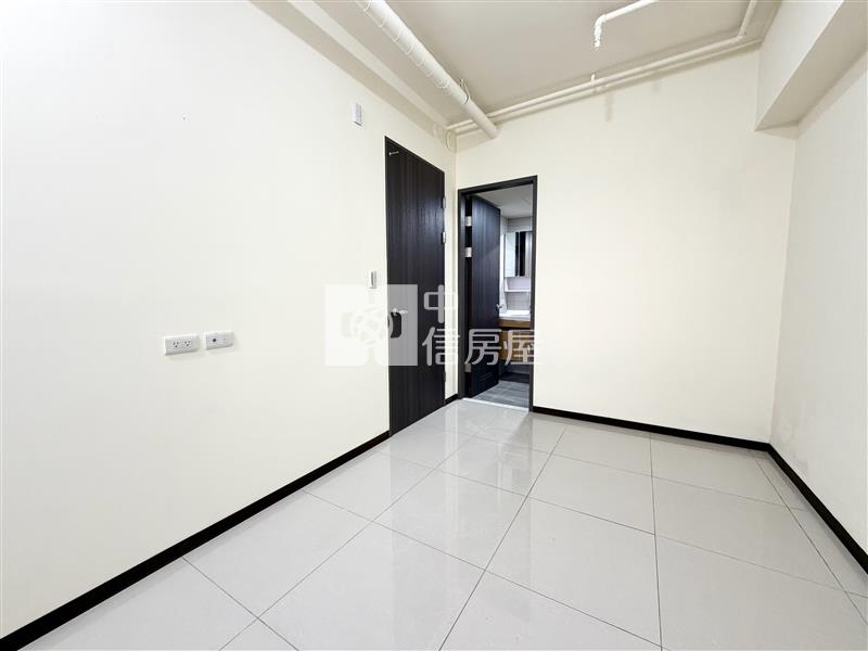 【神馬】(專任)A18青埔高鐵喜徠登3改2房車房屋室內格局與周邊環境