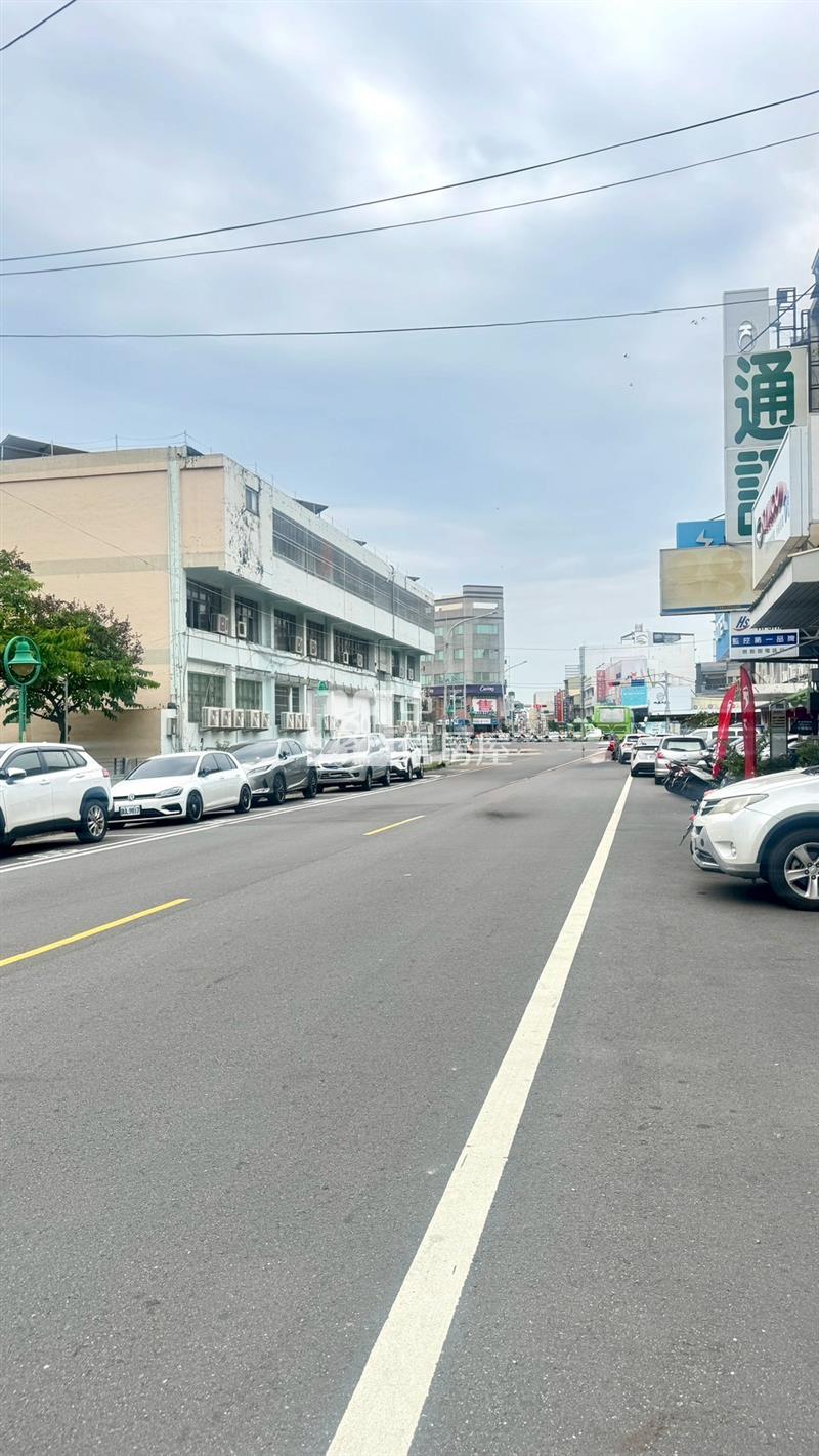 影城旁平房建地房屋室內格局與周邊環境