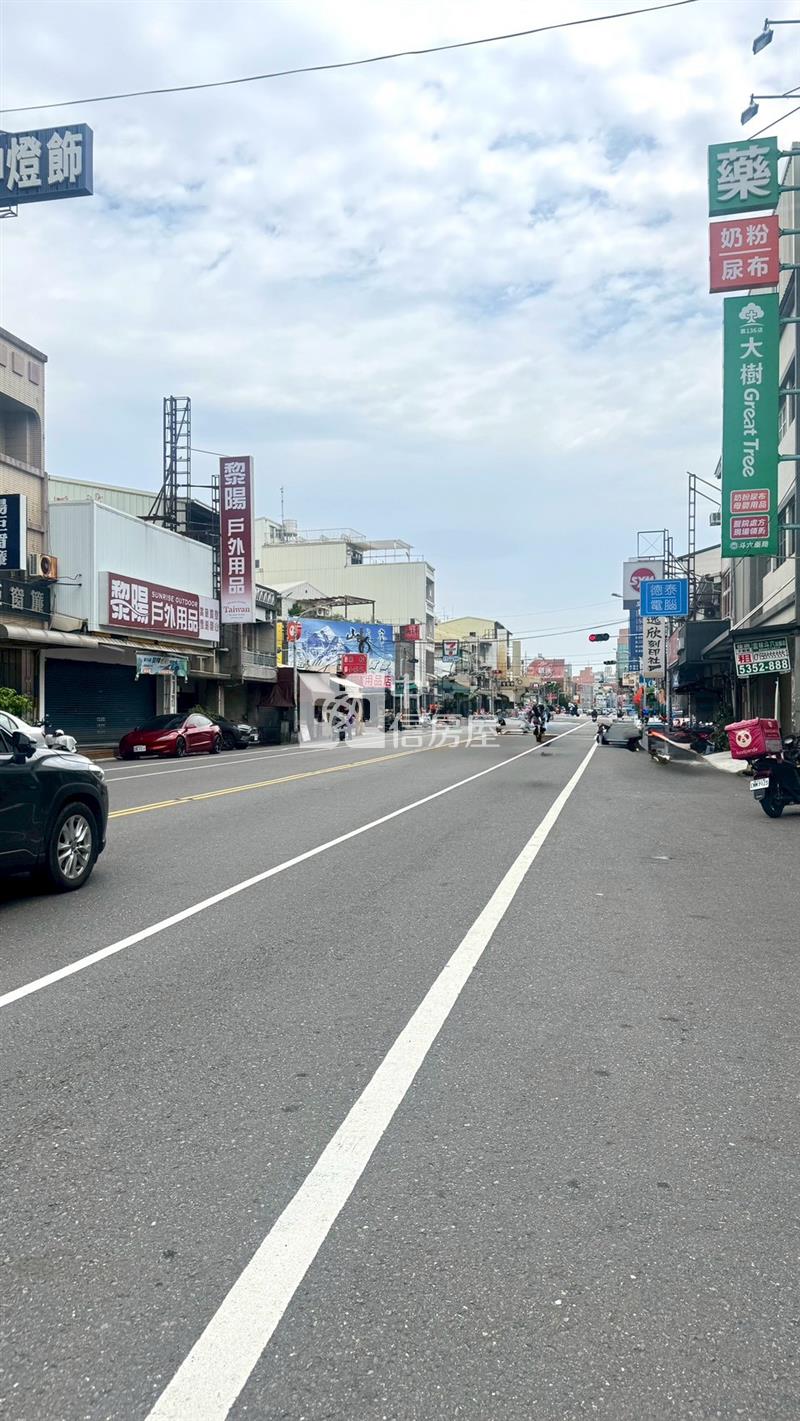 影城旁平房建地房屋室內格局與周邊環境