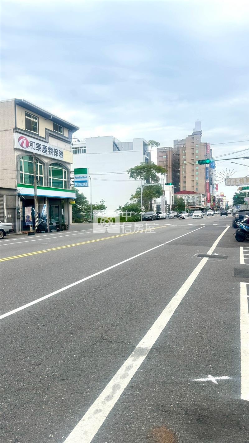 影城旁平房建地房屋室內格局與周邊環境