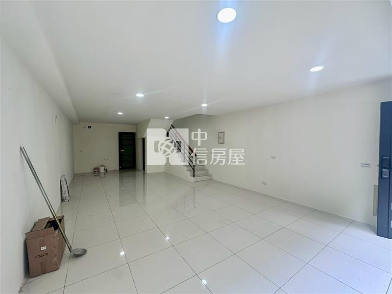 近高榮國小旁翻新美透天2房屋室內格局與周邊環境