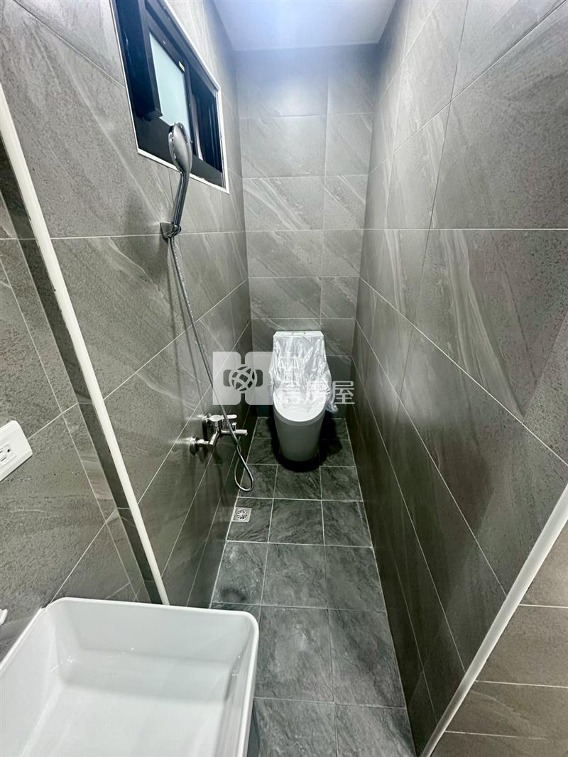 近高榮國小旁翻新美透天2房屋室內格局與周邊環境