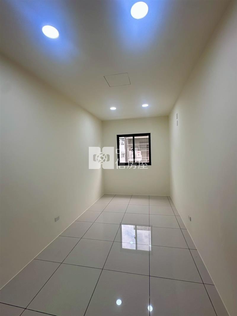 近高榮國小旁翻新美透天2房屋室內格局與周邊環境