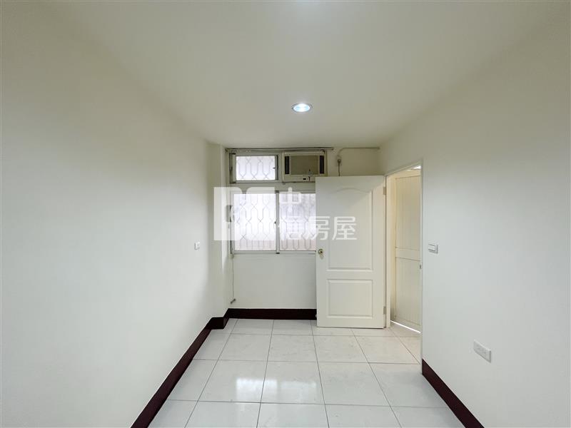 東區低總價三房平車房屋室內格局與周邊環境