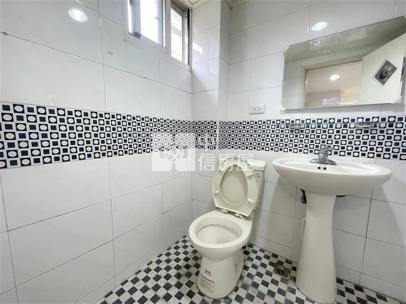 東區低總價三房平車房屋室內格局與周邊環境