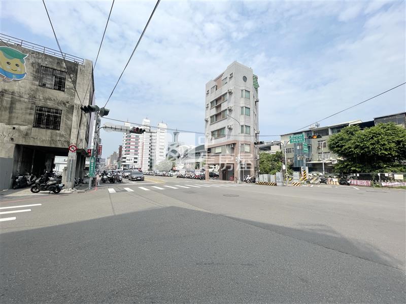 東區低總價三房平車房屋室內格局與周邊環境