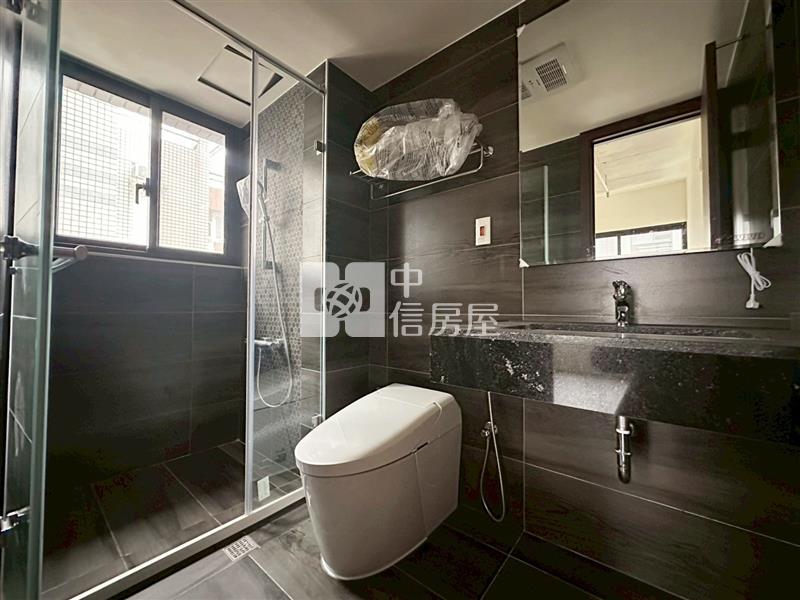 富宇上和苑最美次頂樓兩房兩衛+雙平車房屋室內格局與周邊環境