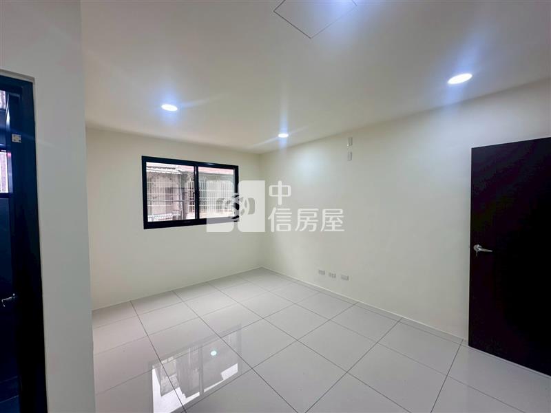 近高榮國小旁翻新美透天房屋室內格局與周邊環境