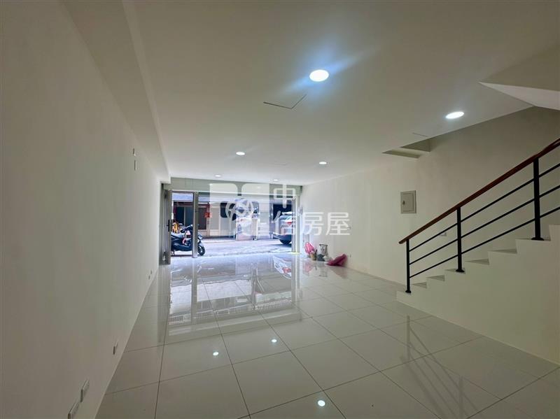 近高榮國小旁翻新美透天房屋室內格局與周邊環境