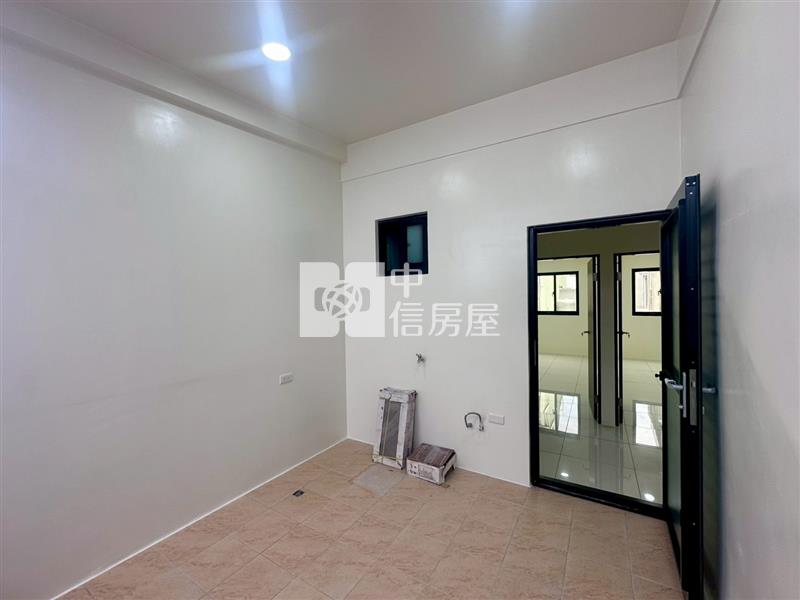 近高榮國小旁翻新美透天房屋室內格局與周邊環境