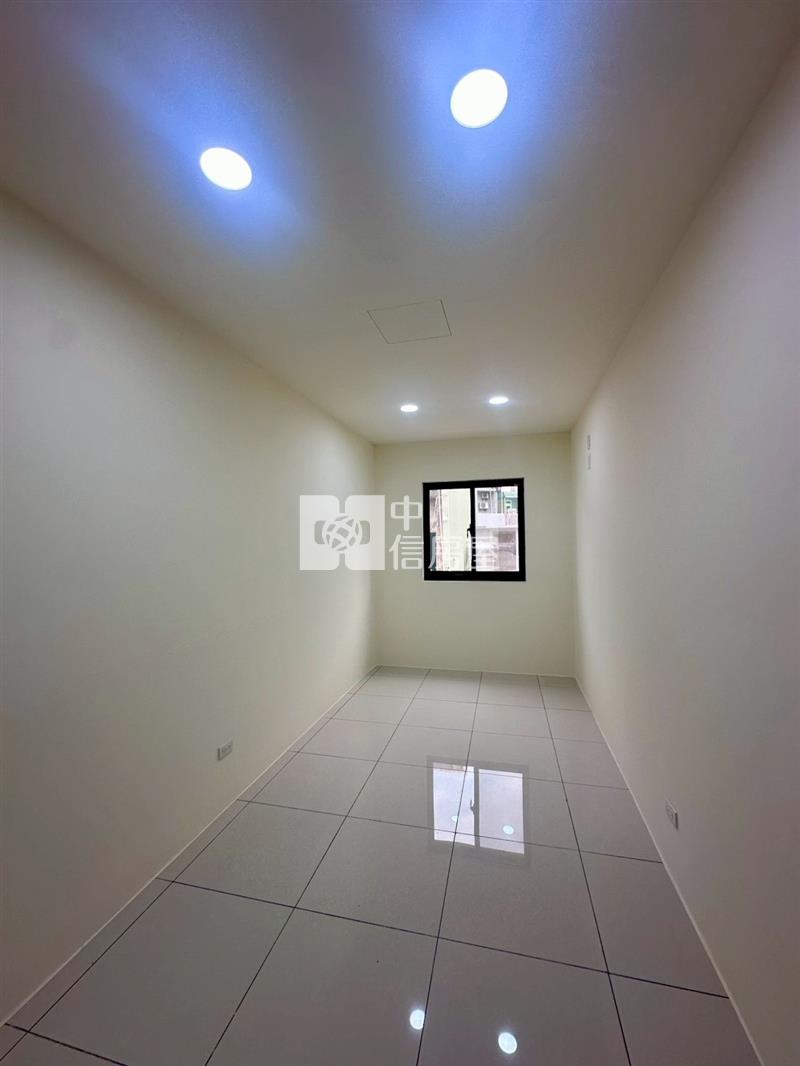 近高榮國小旁翻新美透天房屋室內格局與周邊環境