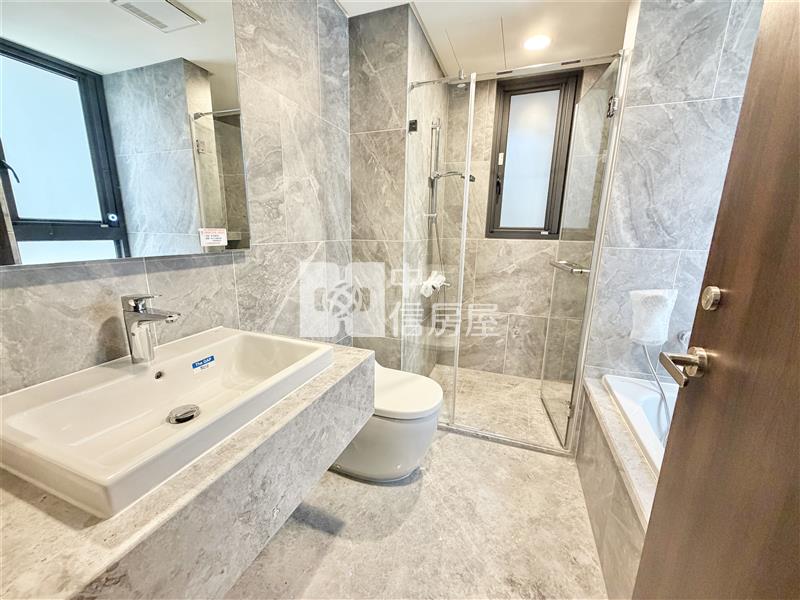 惠國沐微風三房平車露臺戶房屋室內格局與周邊環境