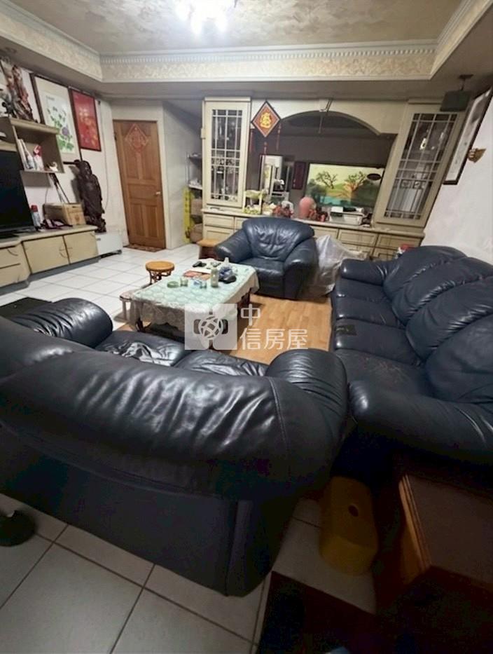 山仔頂麥當勞大面寬透天房屋室內格局與周邊環境