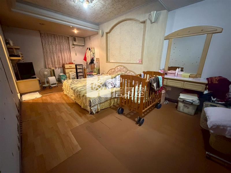 山仔頂麥當勞大面寬透天房屋室內格局與周邊環境