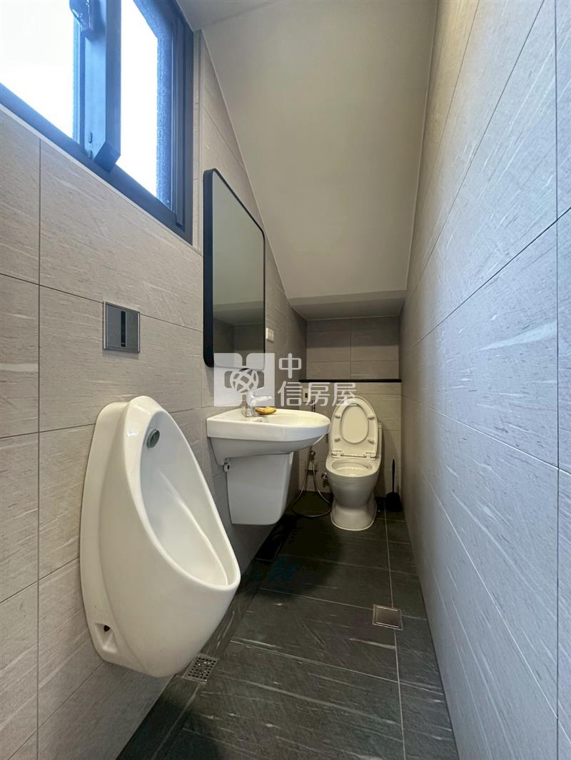 大里一期商業區企業級電梯店面房屋室內格局與周邊環境