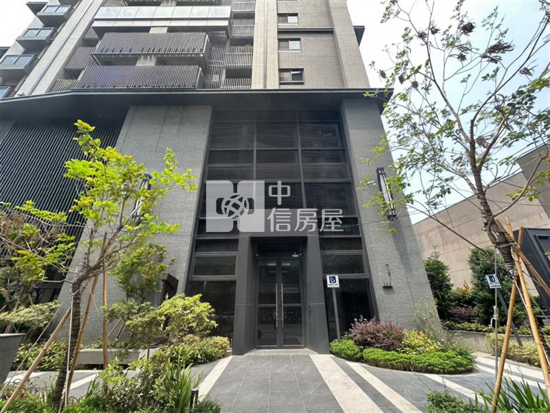 大里一期商業區企業級電梯店面房屋室內格局與周邊環境