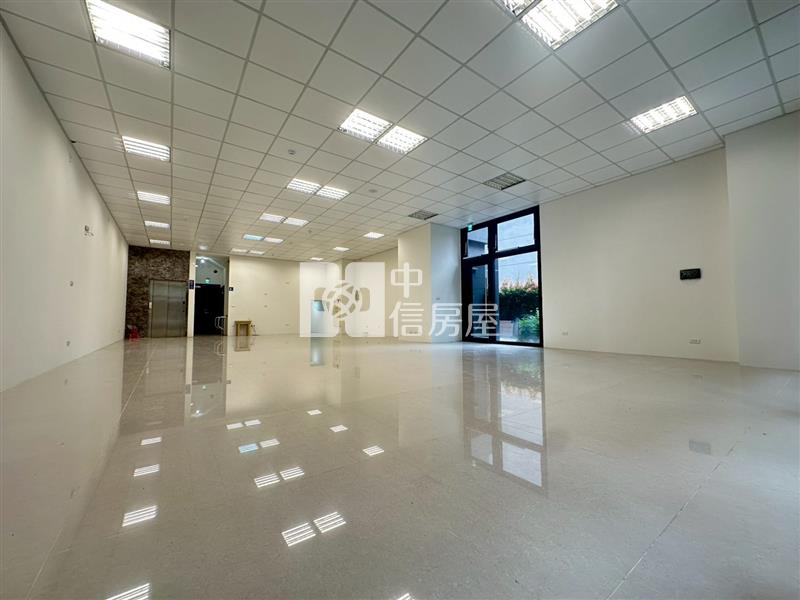 大里一期商業區企業級電梯店面房屋室內格局與周邊環境