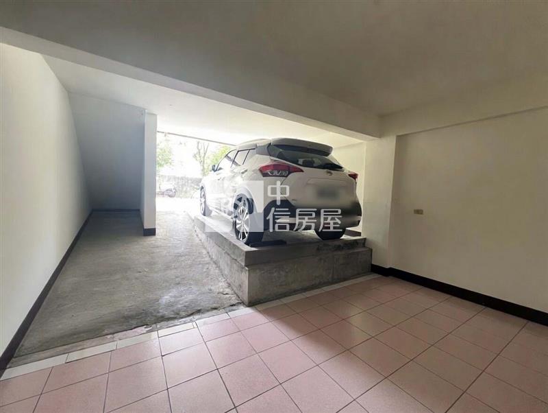 平鎮家樂福旁美裝潢車庫別墅房屋室內格局與周邊環境