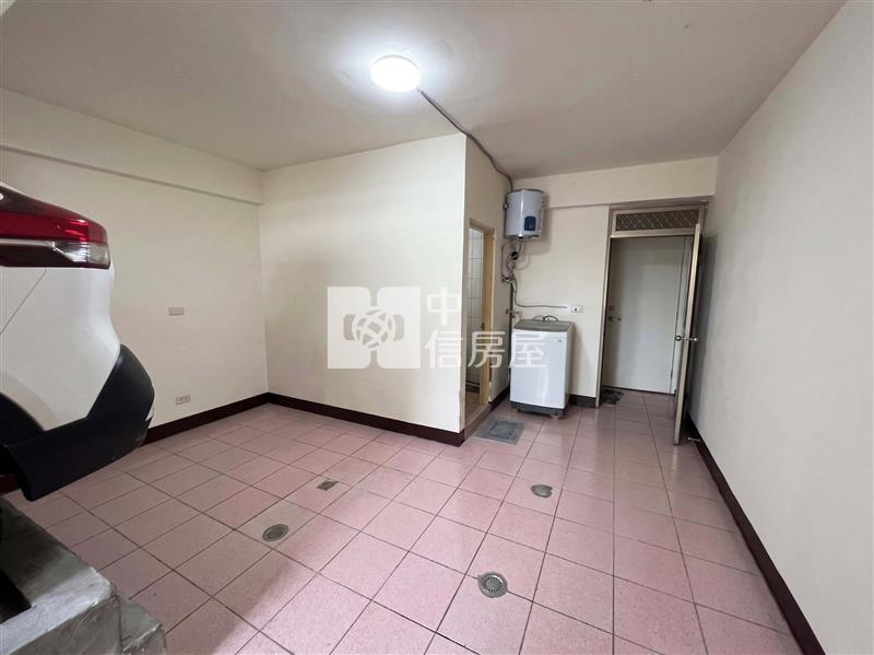 平鎮家樂福旁美裝潢車庫別墅房屋室內格局與周邊環境