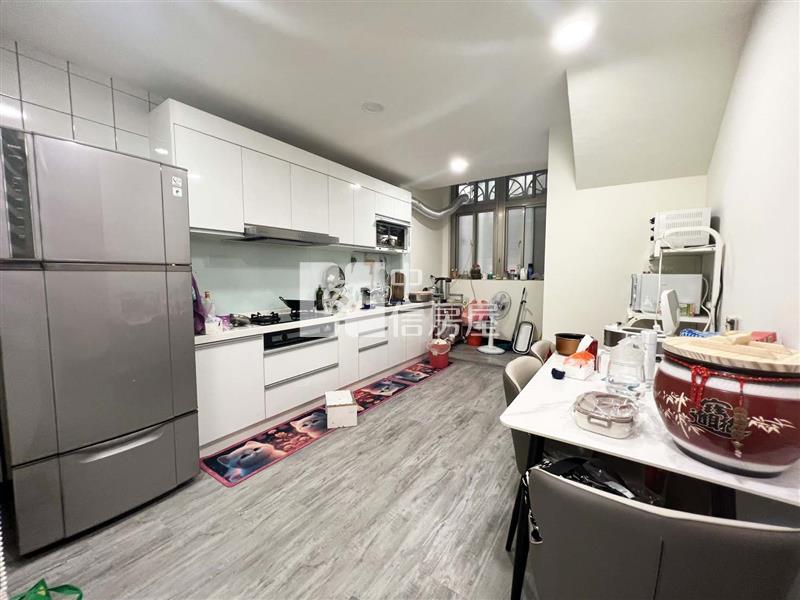 平鎮家樂福旁美裝潢車庫別墅房屋室內格局與周邊環境