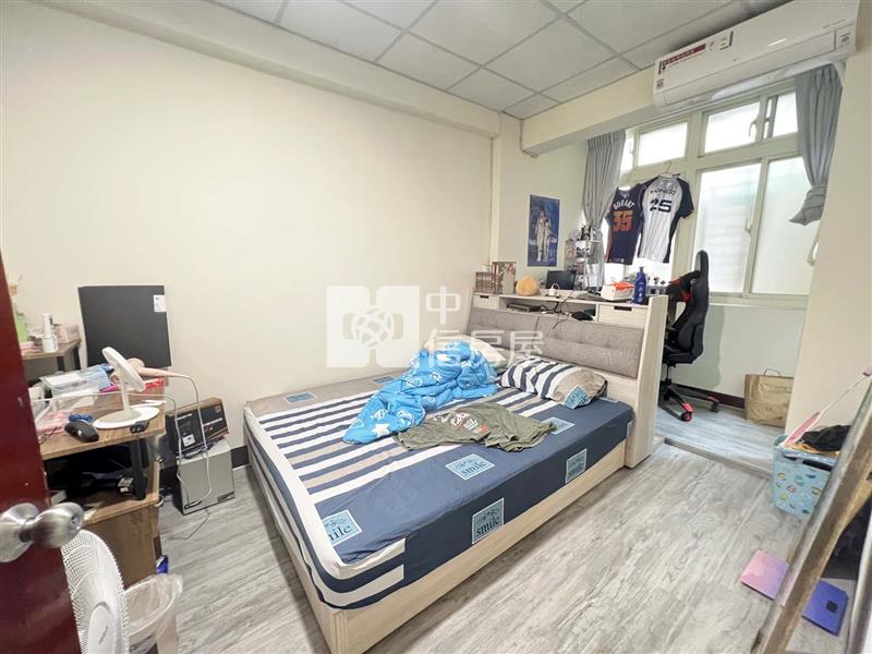 平鎮家樂福旁美裝潢車庫別墅房屋室內格局與周邊環境