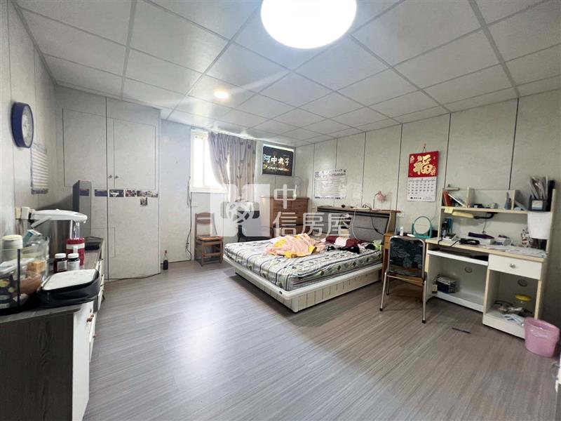 平鎮家樂福旁美裝潢車庫別墅房屋室內格局與周邊環境