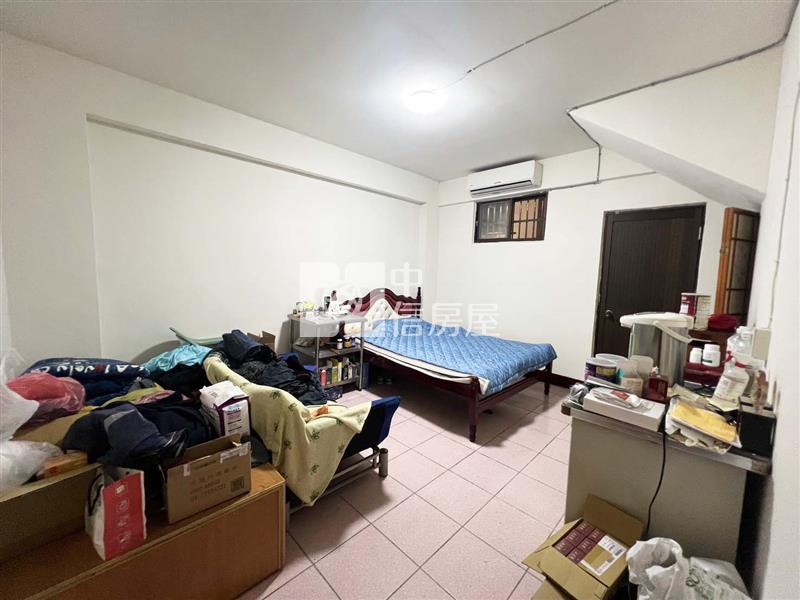 平鎮家樂福旁美裝潢車庫別墅房屋室內格局與周邊環境